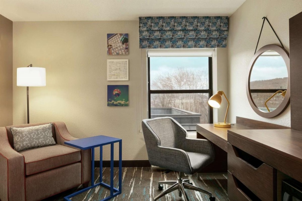 Room image 3