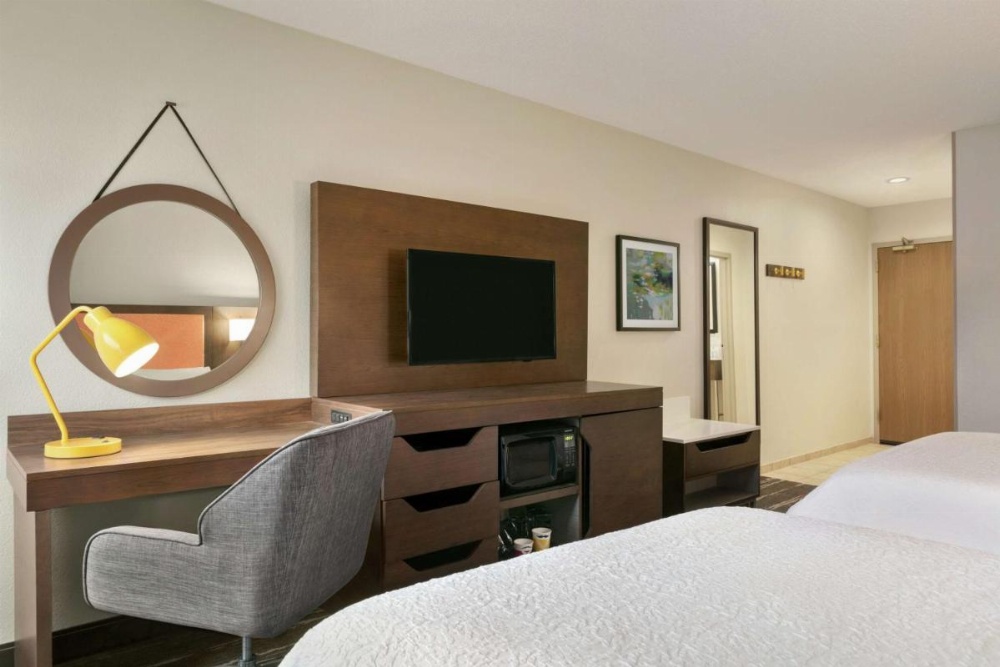 Queen Room with Two Queen Beds - Mobility Access/Non-Smoking